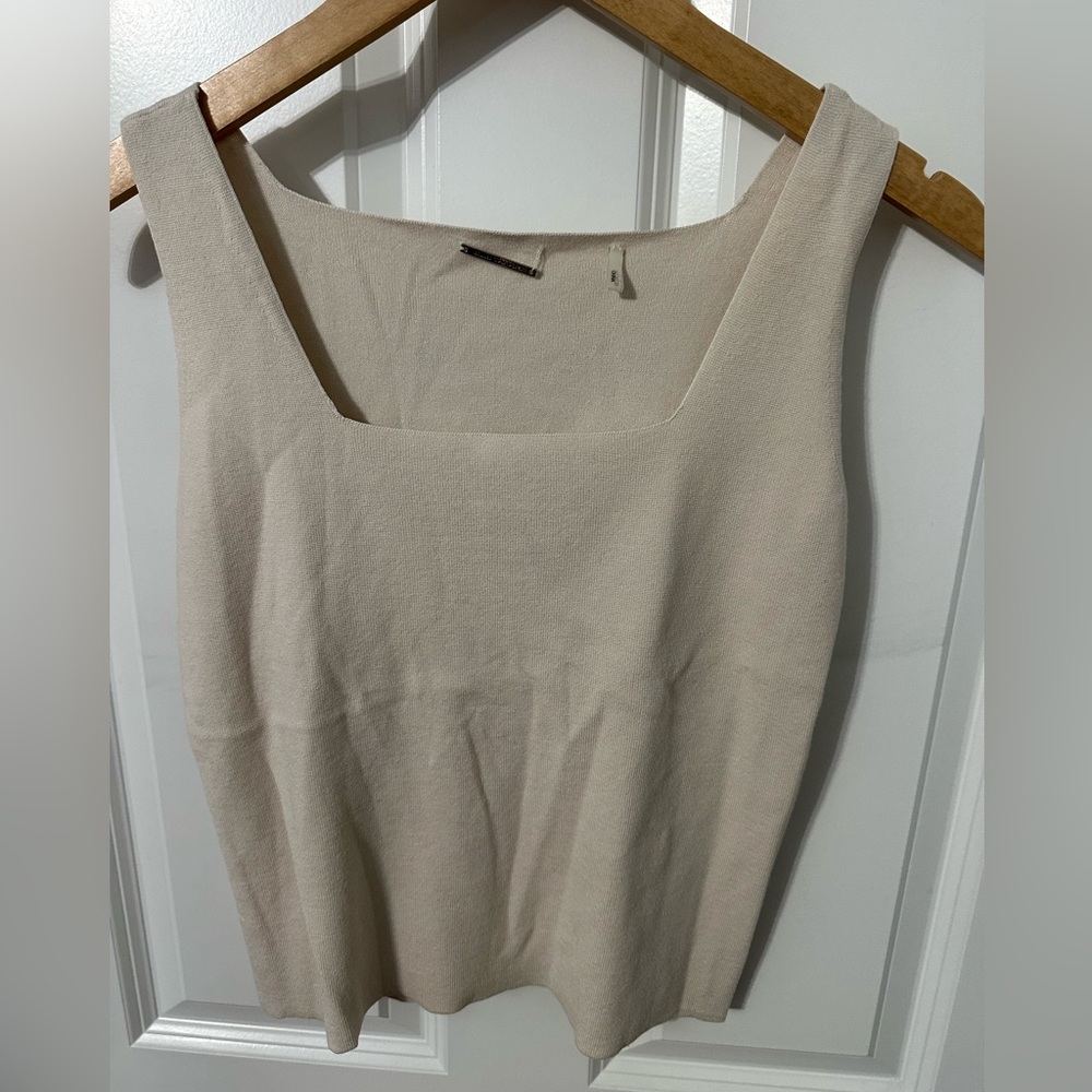 Elie Tahari Elegant Cream Knit Sleeveless Top